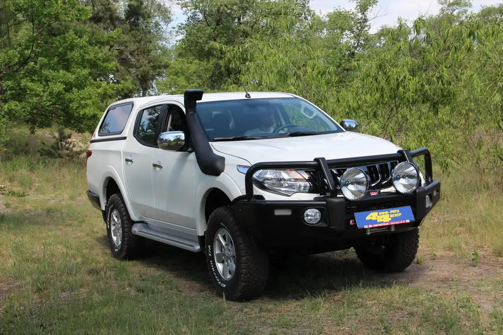 Mitsubishi L200 4x4 Офф-Роуд Центр