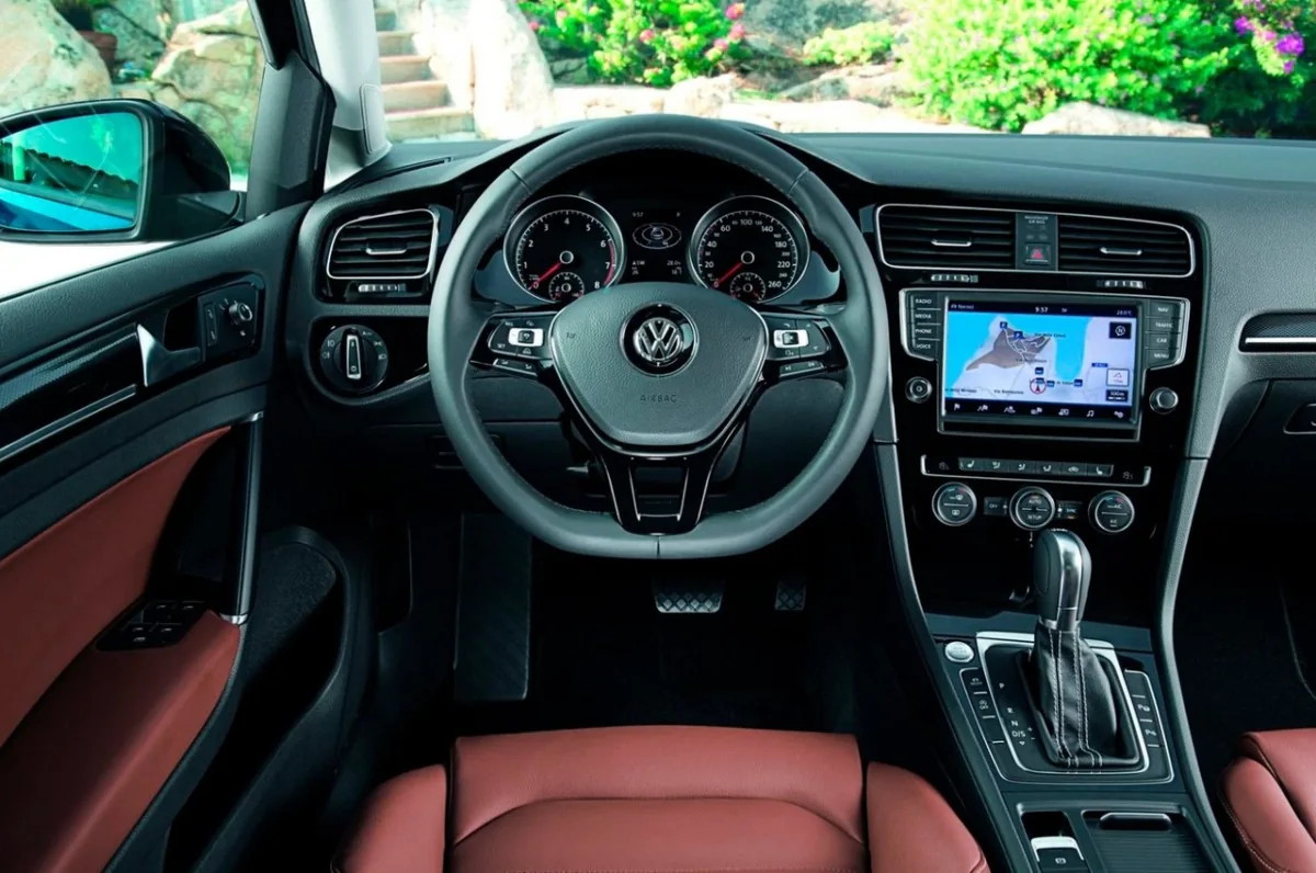 История в фото. Эволюция Volkswagen Golf за 40 лет