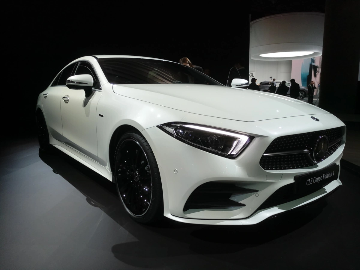 Автосалон в Лос-Анджелесе: живые фото Mercedes-Benz CLS 2018