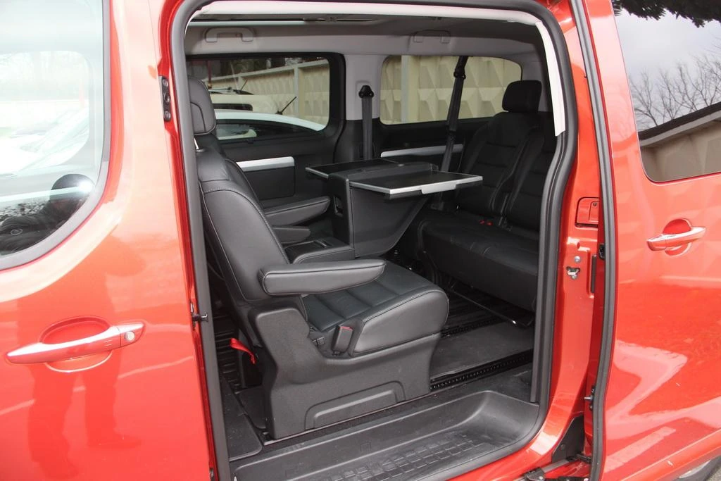 Peugeot Traveller 2017 VIP