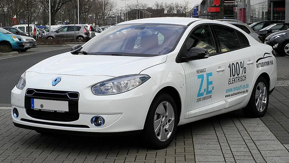 renault-fluence-ze-electrocar-2