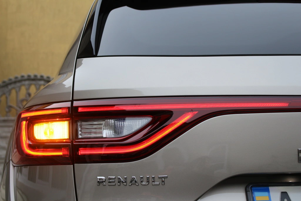 Внешность Рено Колеос 2017