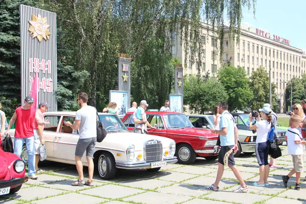 Retro Parade Kiev 40