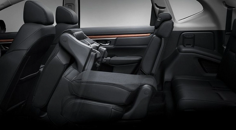 Семиместный кроссовер Honda CR-V: первые официальные фото