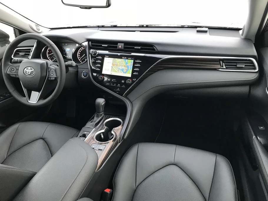 Салон Toyota Camry 2018