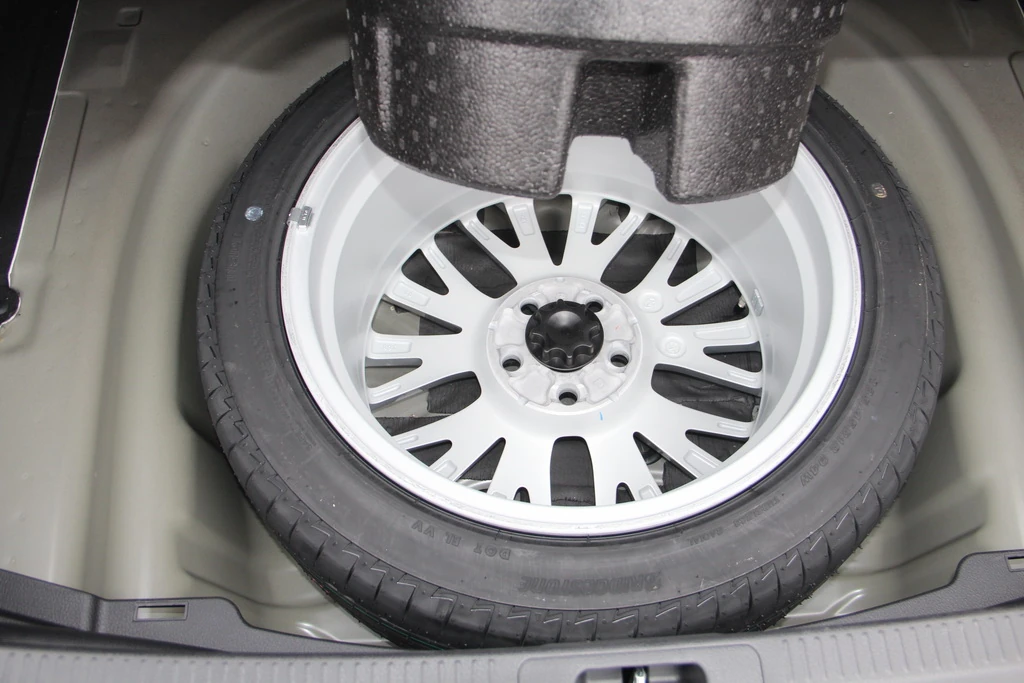 Багажник Toyota Camry 2018