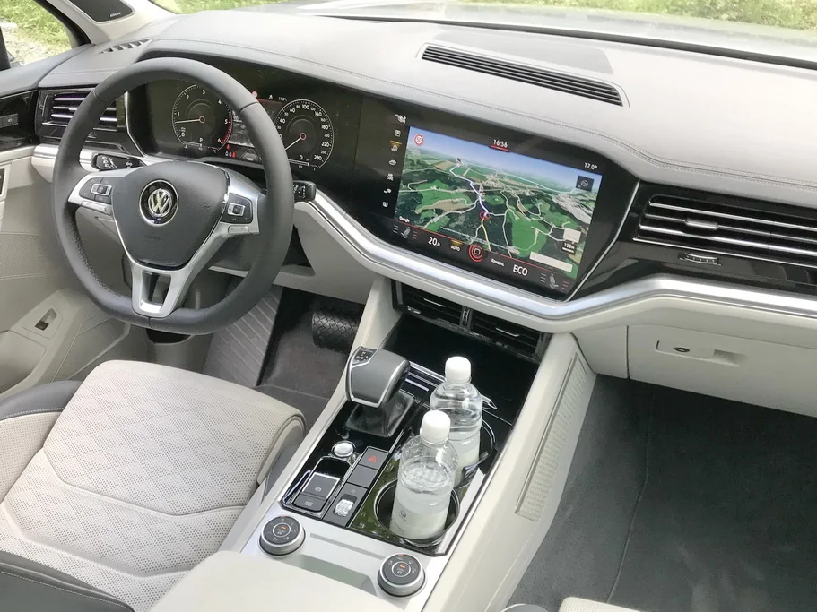 Интерьер Volkswagen Touareg 2018