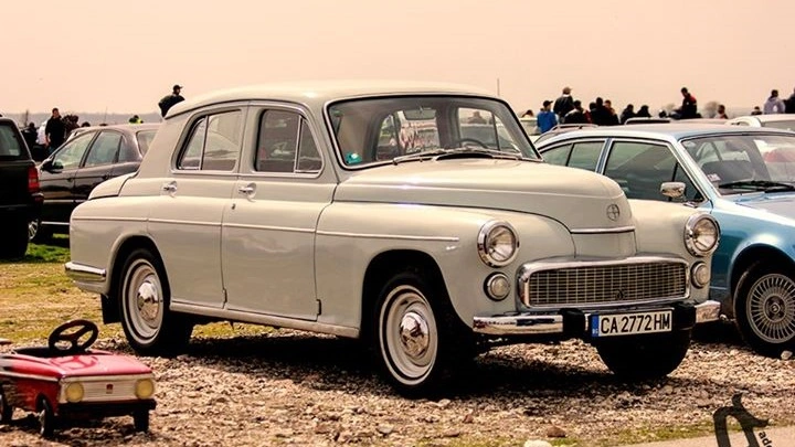 Warszawa - польская версия советской "Победы"