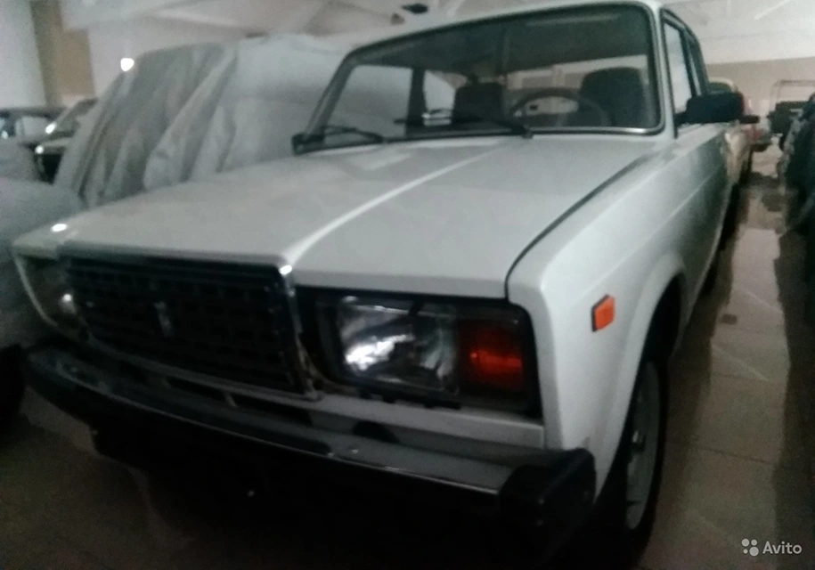 На продажу выставили старые ВАЗ и ГАЗ без пробега 