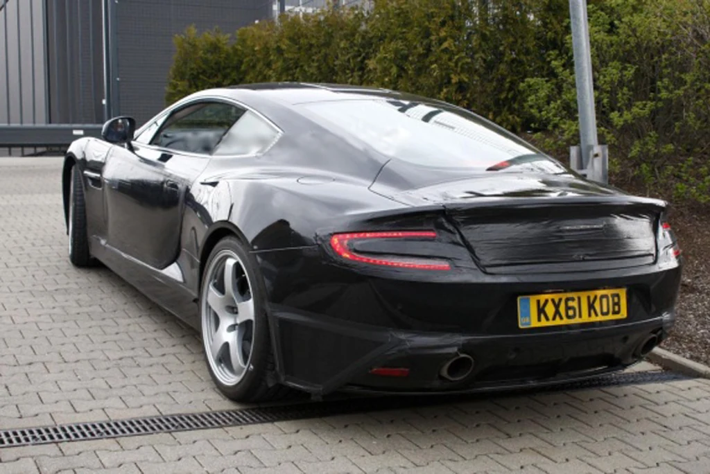 Новый Aston Martin DBS готовится к старту мировых продаж