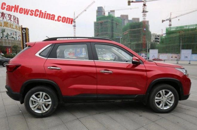 Китайцы выпустили кроссовер с передком в стиле Lexus