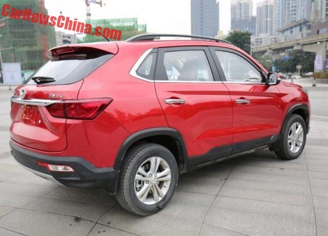 Китайцы выпустили кроссовер с передком в стиле Lexus