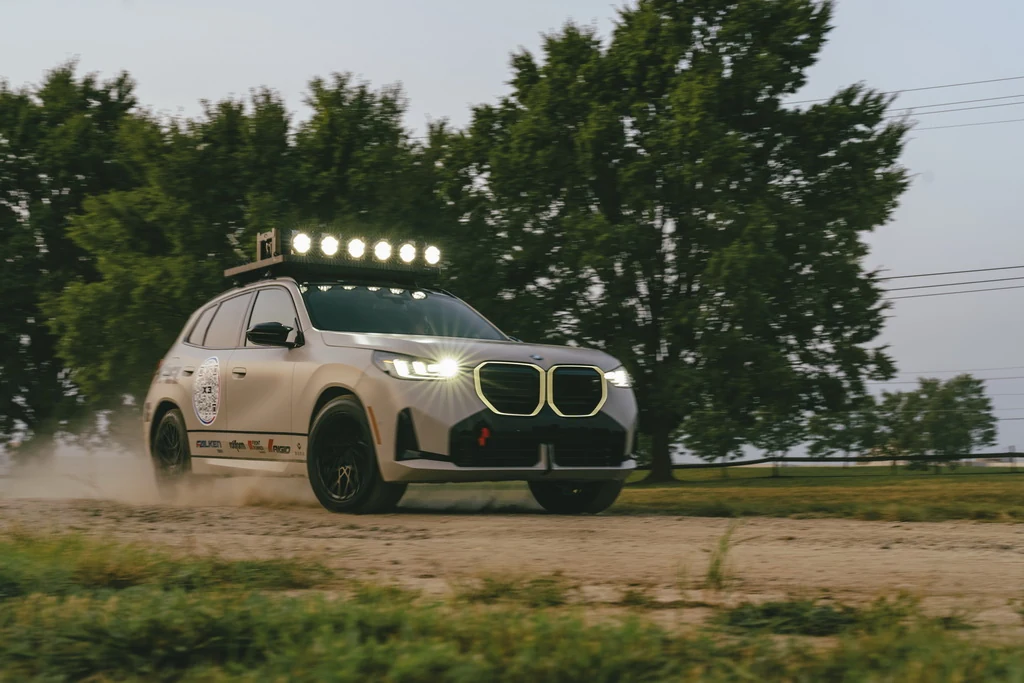 Кросовер BMW X3 M50 відправлять на змагання Rebelle Rally
