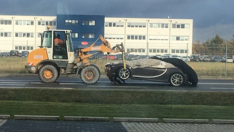 bugatti-chiron-avariya