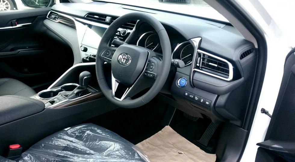 Интерьер Toyota Camry 2018