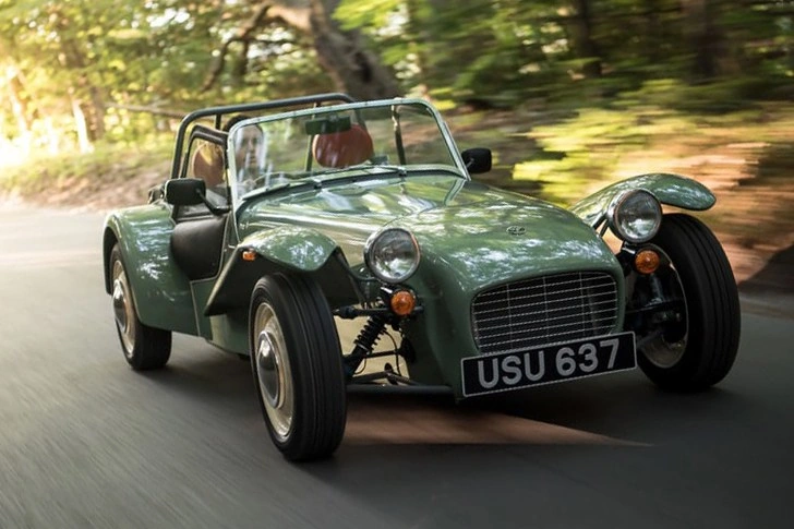 Caterham Seven Sprint 50-летней давности выпустят в 2017 году