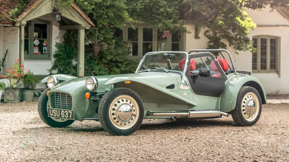 В Британии выпустят автомобиль Caterham 50-летней давности