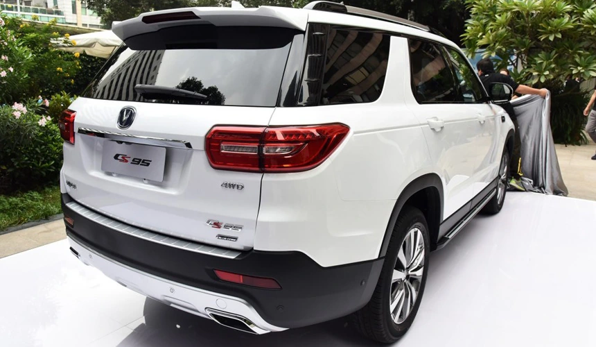 Китайский внедорожник Changan CS95 составит конкуренцию Toyota Highlander changan-cs95-2