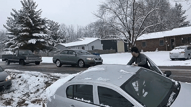 Гололед и ограниченная видимость стали причиной массового ДТП (видео) Гололед и ограниченная видимость стали причиной массового ДТП (видео)