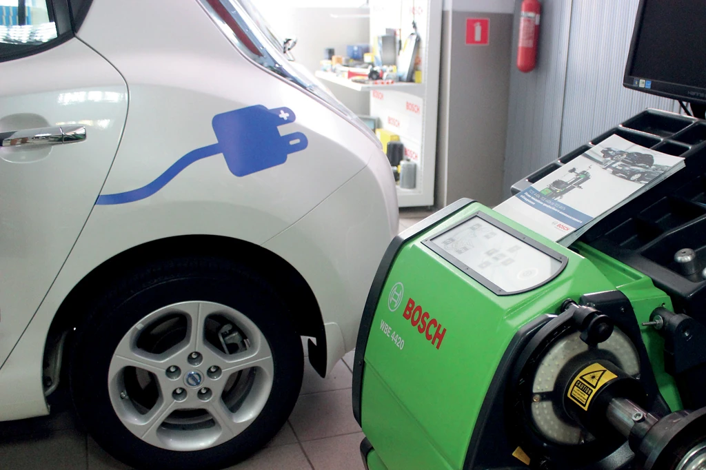 сервисное обслуживание электромобилей и гибридов