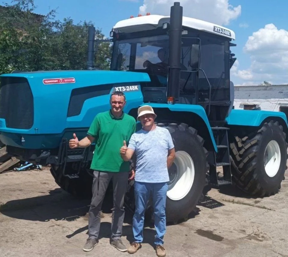 Фермери купують нові українські трактори