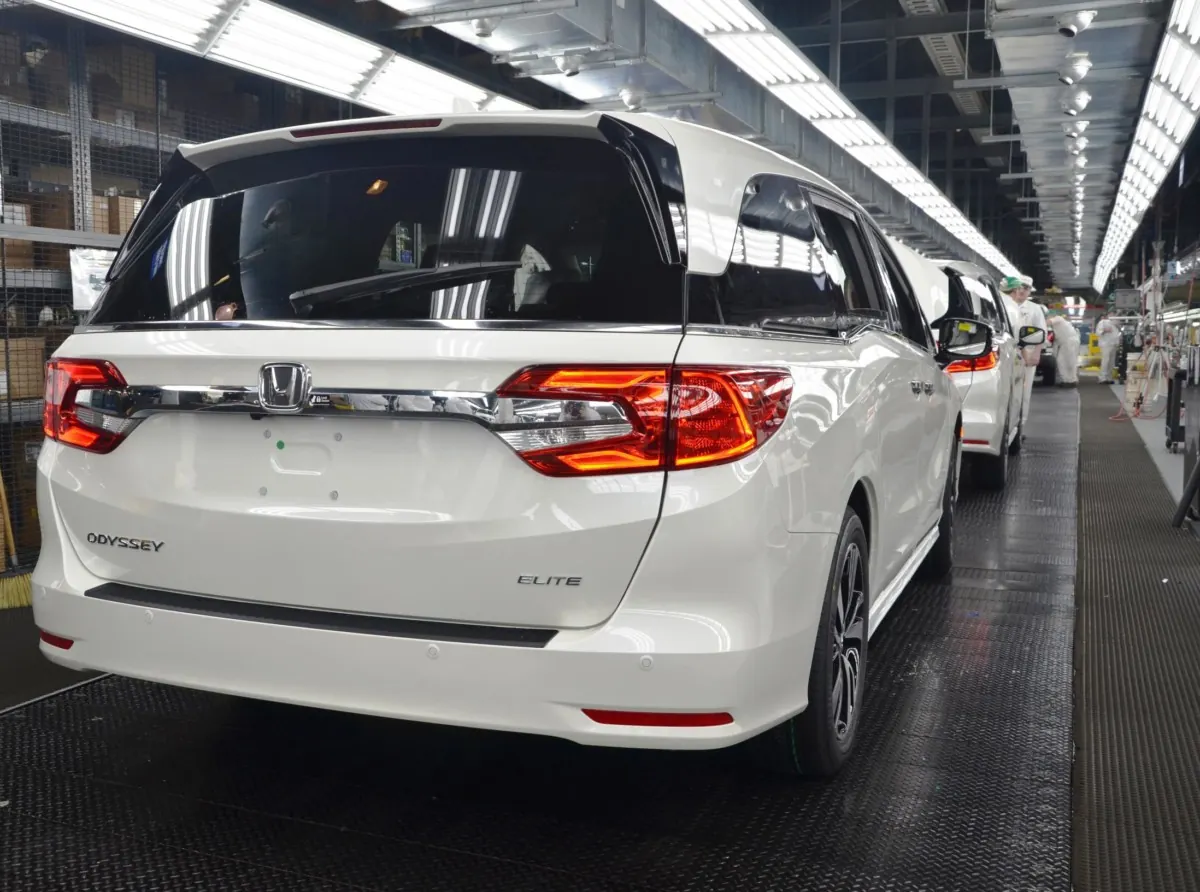 Новый мини-вэн Honda Odyssey получил 10-ступенчатый автомат