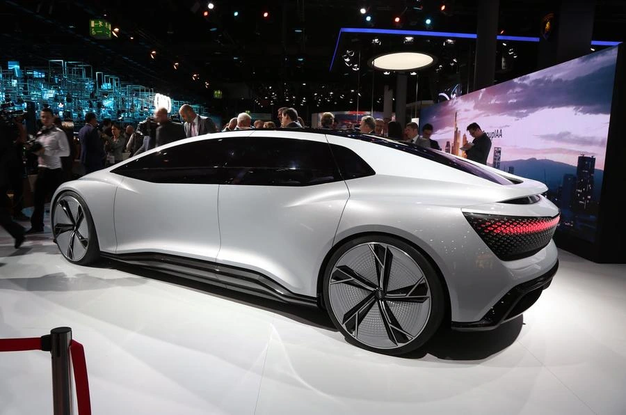 Audi показала на IAA-2017 беспилотный представительский авто 