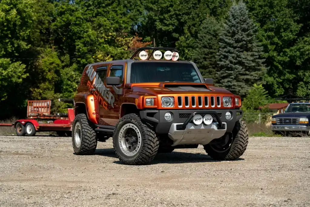 Мощный концепт Hummer H3R выставили на аукционе