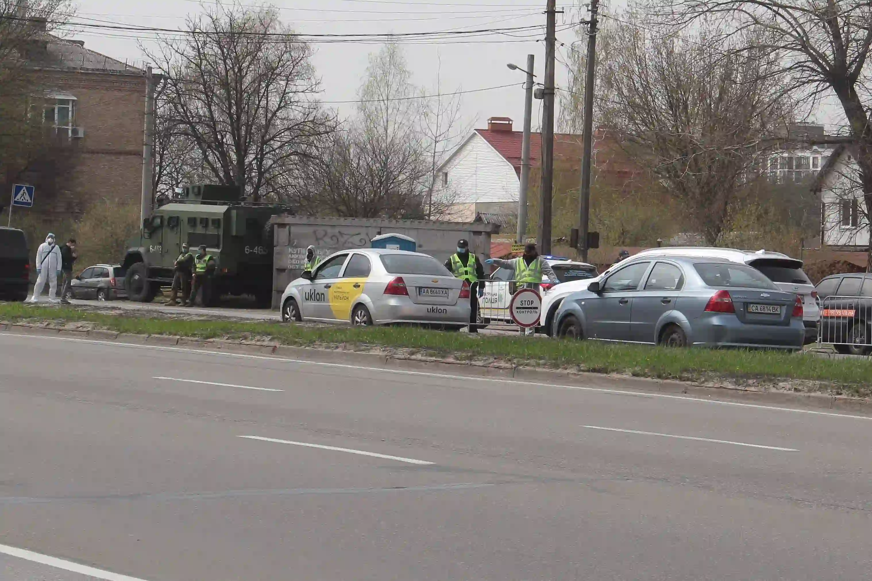 Въезд в Киев ограничили, почему не ограничивают выезд?