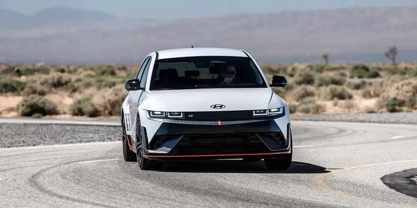 Hyundai Ioniq 5 N воював у драг-гонці з Lamborghini Urus та Porsche Macan GTS (відео)