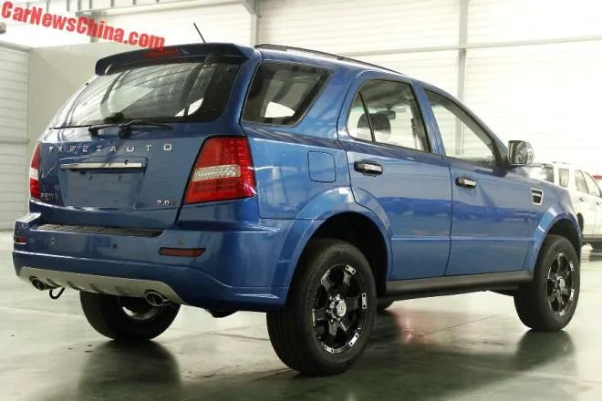 Kawei W1: китайская копия Kia Sorento с «лицом» пикапа Ford Kawei W1: китайская копия Kia Sorento с «лицом» пикапа Ford