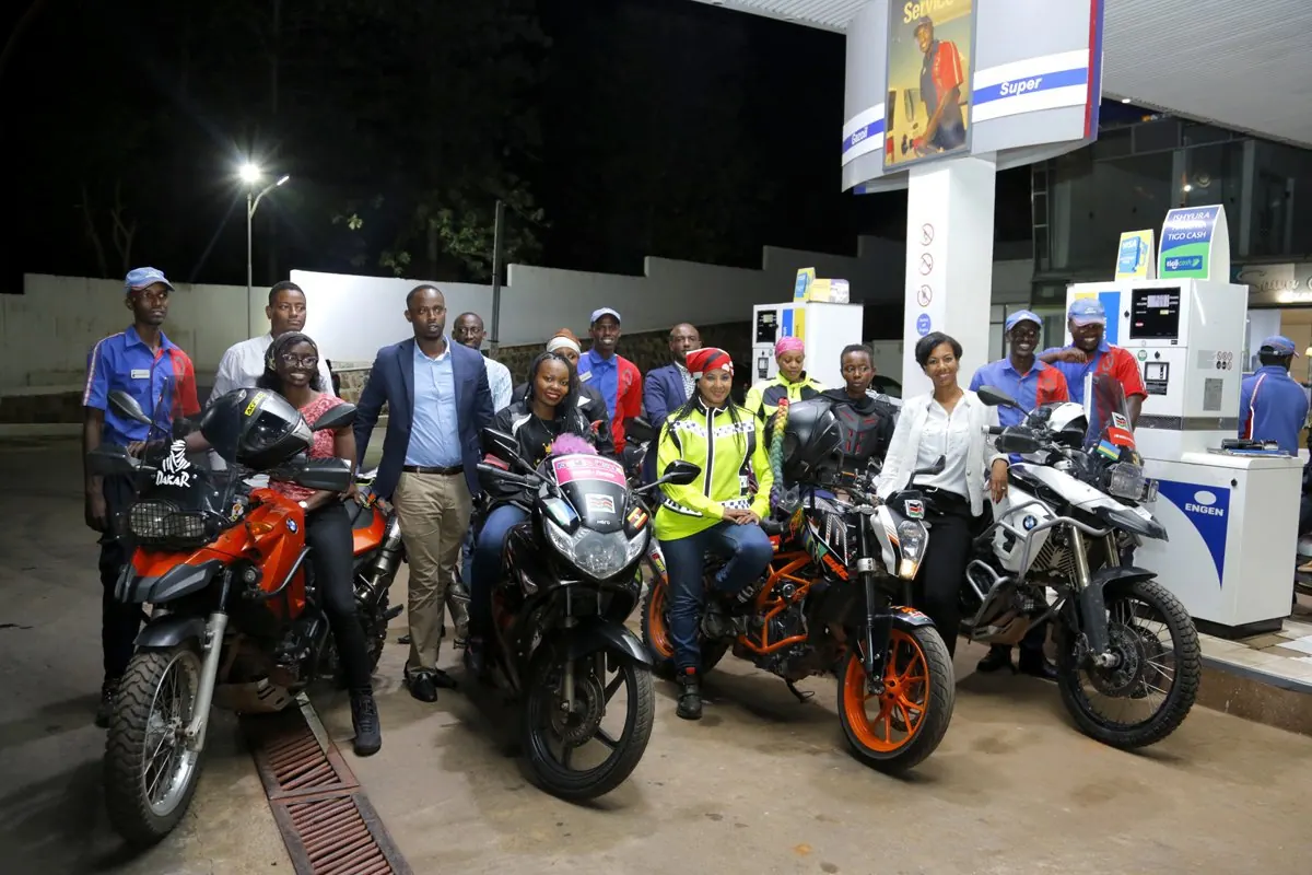 Нестандартные методы повышения безопасности на дорогах - кенийские женщины-байкеры