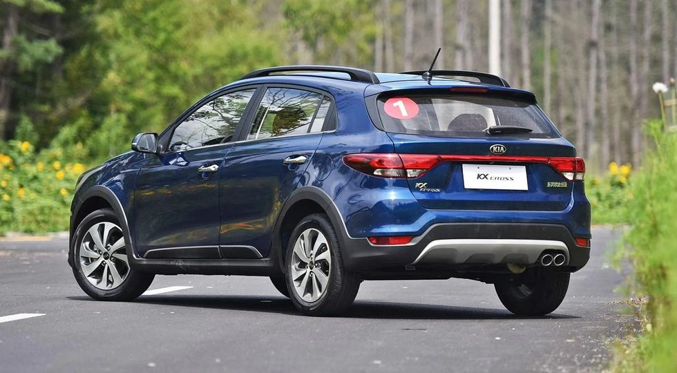 Появились первые фото внедорожного Kia Rio