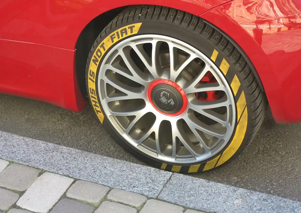 У Києві помічено найнезвичайніший автомобіль на газі