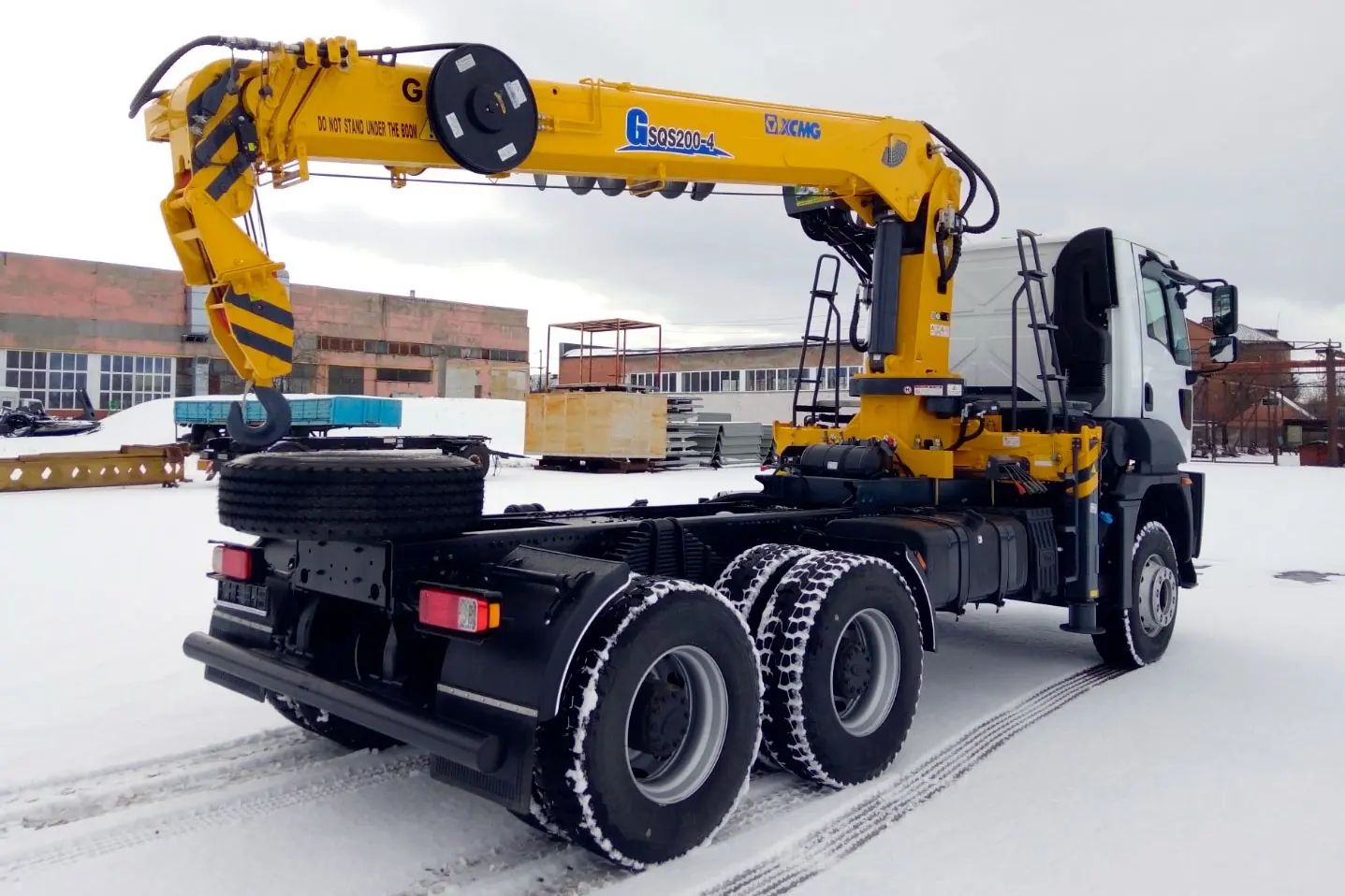 Краны-манипуляторы для грузовиков: плюсы и минусы шарнирных и тросовых моделей