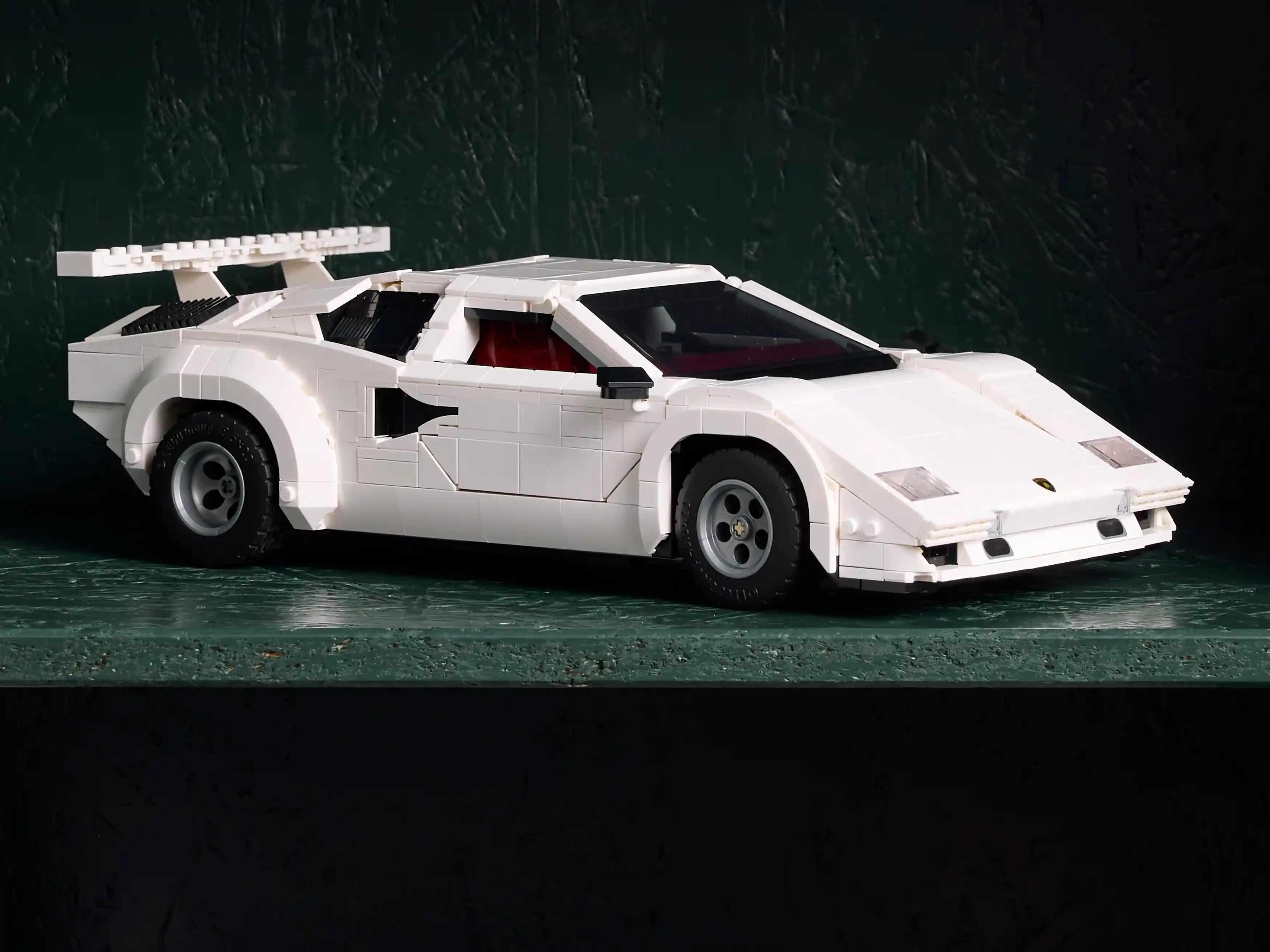 Бренд Lego представил конструктор Lamborghini Countach