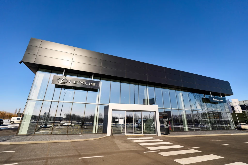 Лексус відкрив новий дилерський центр: «Лексус Київ Аеропорт»