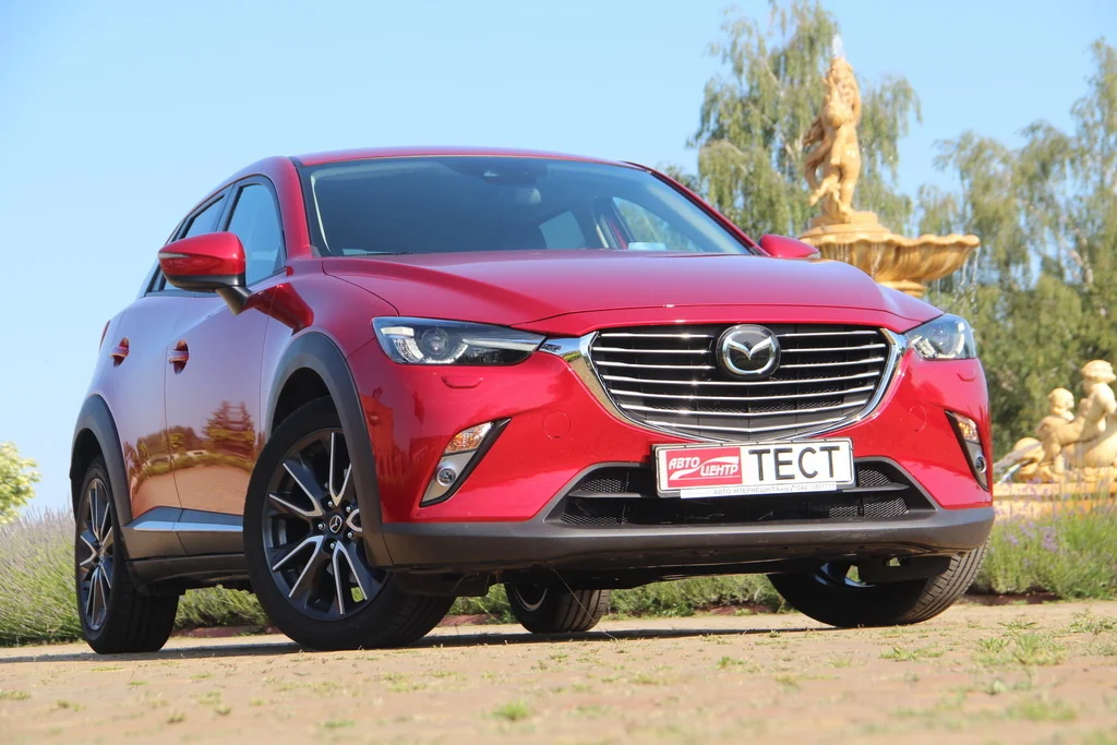 Внешность Mazda CX-3 вид спереди