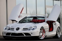 Специалисты Brabus доработали открытый карбоновый суперкар Mercedes-Benz McLaren SLR Roadster