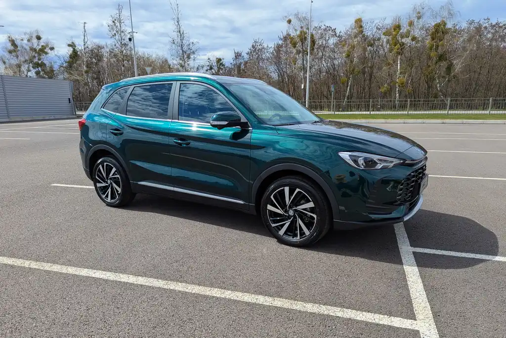 Кроссовер MG ZS второго поколения привезли в Украину