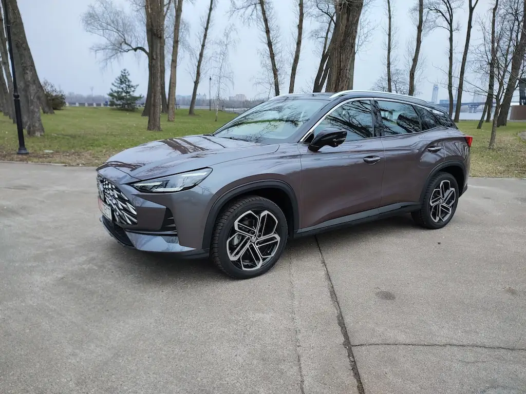 Тест-драйв MG One: кросовер до мільйона гривень здивував