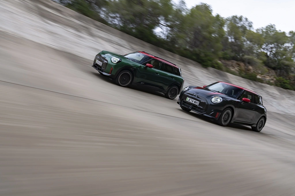 Mini привезла в Париж топовые электрокары