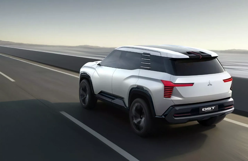 Mitsubishi презентував новий 7-місний кросовер (фото)