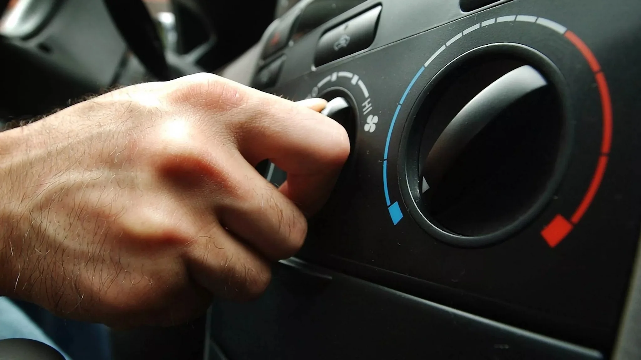 Не смердить - значить все добре: коли і чому потрібно чистити кондиціонер в авто