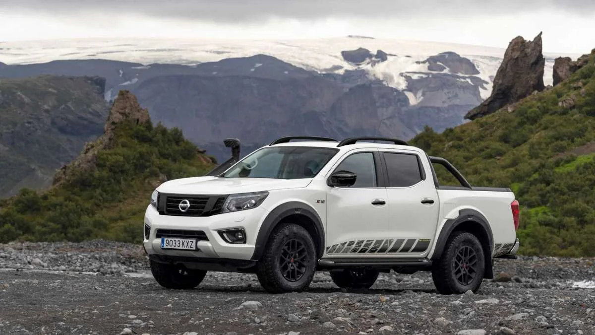 Nissan Navara Off-Roader AT32