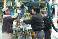 Автомобильная фабрика FSO увольняет 25 % рабочих