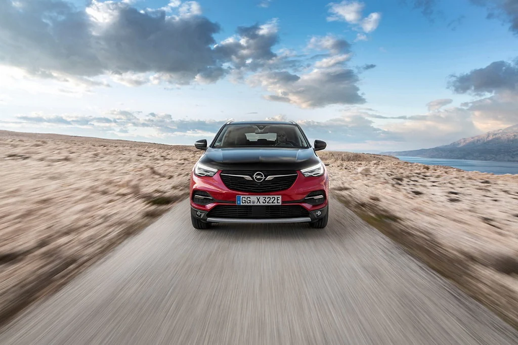 OPEL Grandland X Hybrid4 4