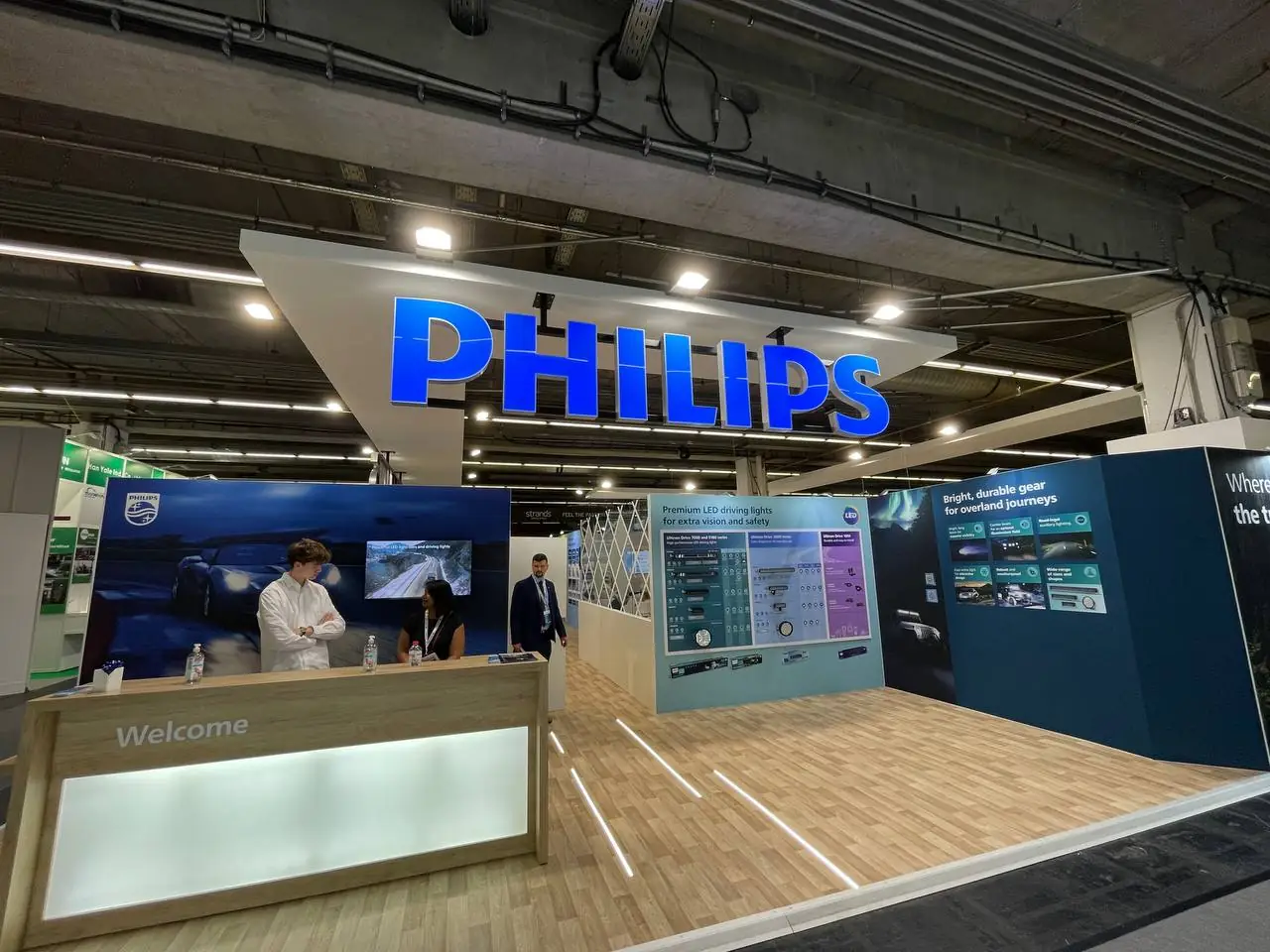 Презентували фари, які світять на 500 метрів