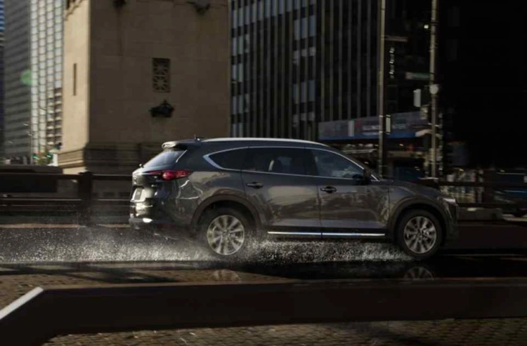 Семиместный кроссовер Mazda CX-8 официально представлен 