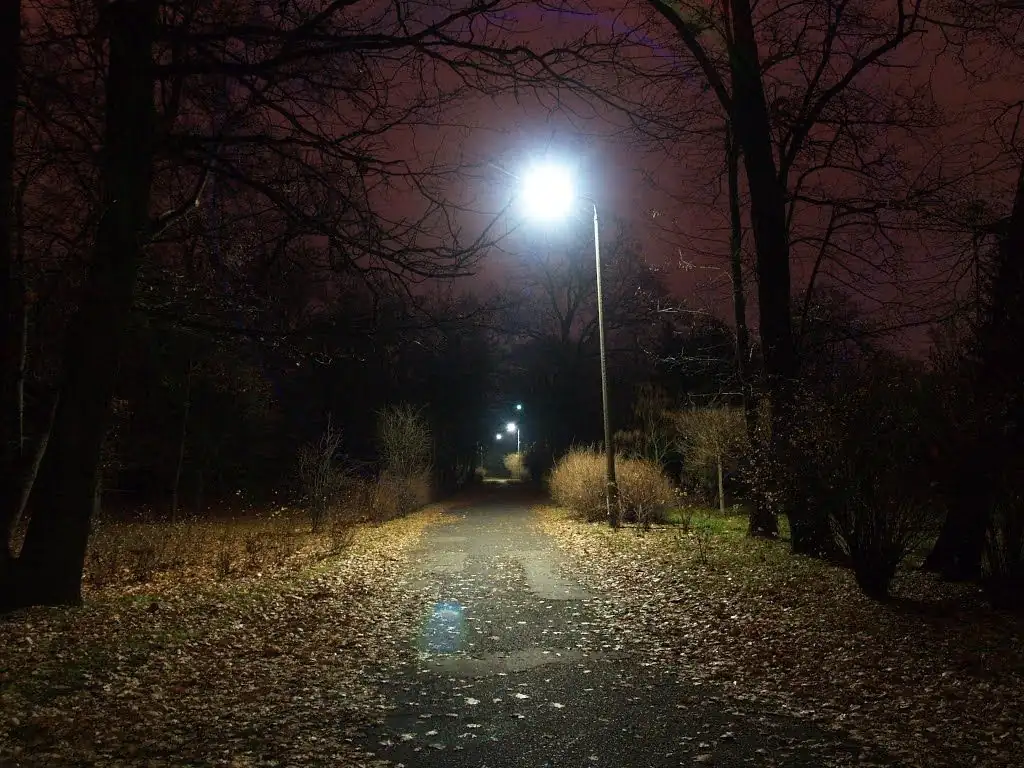 уличное освещение - парк